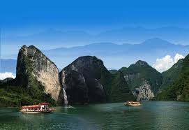 恩施女儿城，土司城，野山峡，大峡谷三日火车游