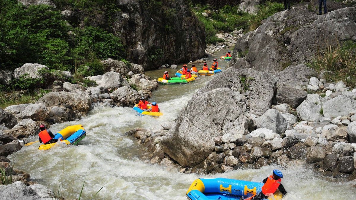 朝天吼漂流+情人泉一日游