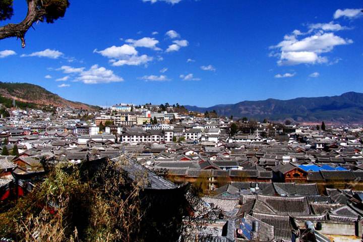 <盛世年华带泸沽湖>昆明（石林）、大理（洱海私人游艇、花语牧场）、丽江（大索）、泸沽湖双飞单卧八日游