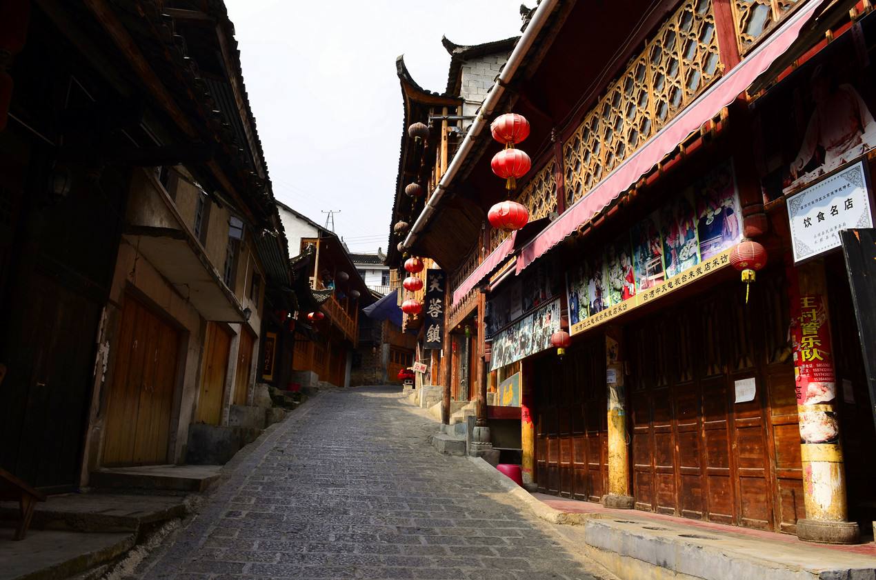 深度游湘西——纯玩团  芙蓉镇、酉水画廊、凤凰古城、民俗古街、原始苗寨、民俗晚会三日游（直通车）