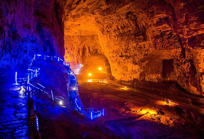 恩施腾龙洞、女儿城、土司城二日游